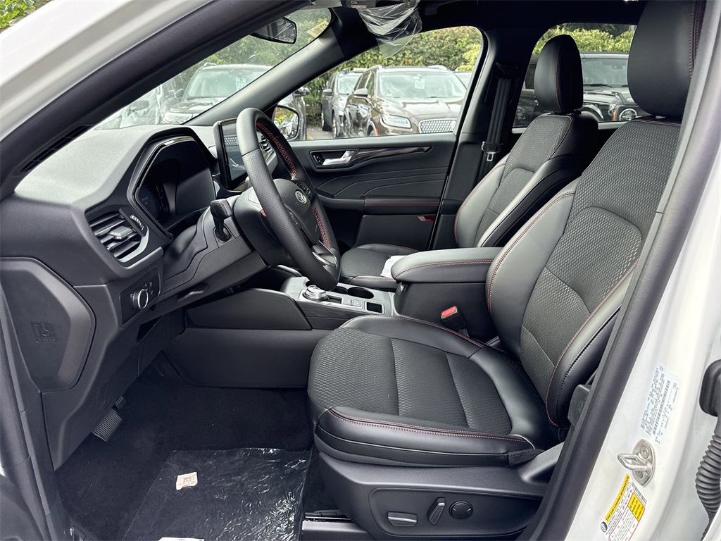 2025 Ford Escape ST-Line photo 15