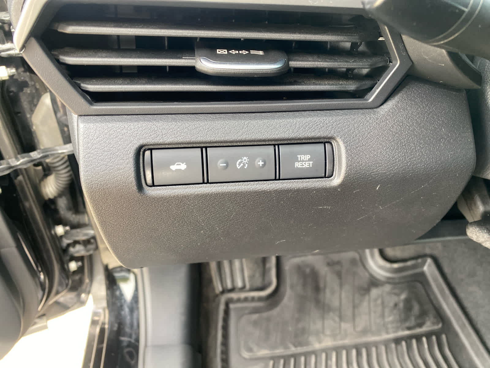 2023 Nissan Altima 2.5 SR photo 12