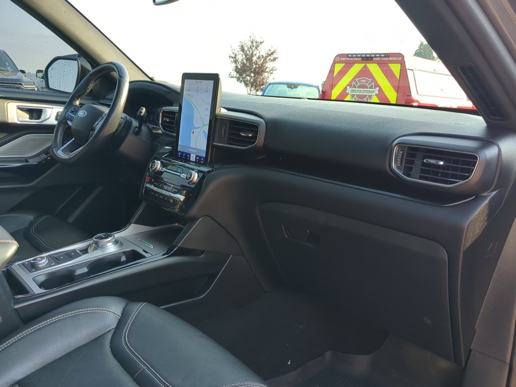 2021 Ford Explorer ST photo 2