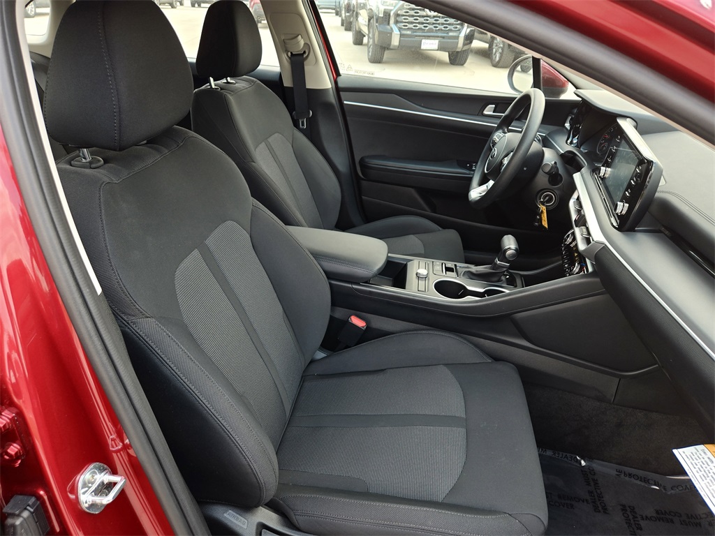 2021 Kia K5 LX photo 27