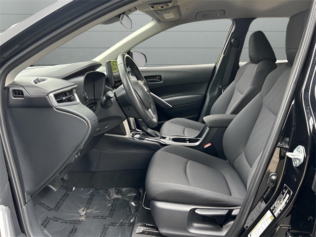 2024 Toyota Corolla Cross LE photo 12
