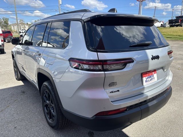 2025 Jeep Grand Cherokee Altitude photo 4