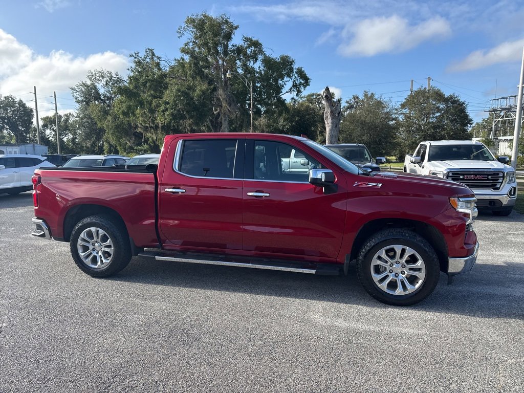 2024 Chevrolet Silverado 1500 photo 2