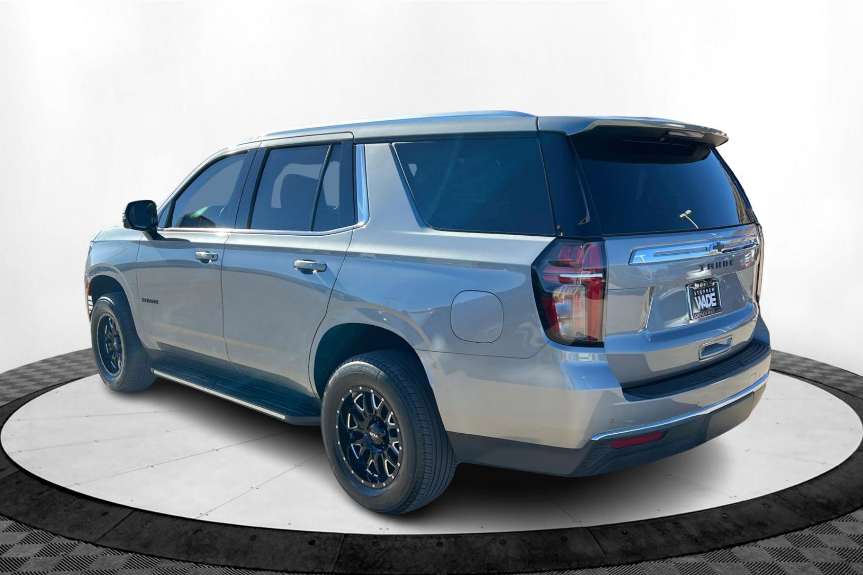 2023 Chevrolet Tahoe LT photo 3