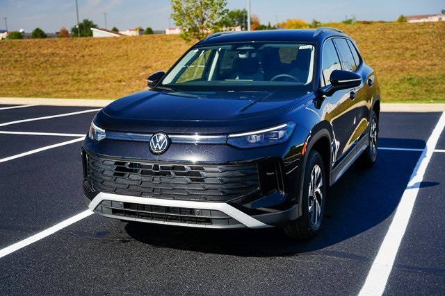 2025 Volkswagen Tiguan S photo 4