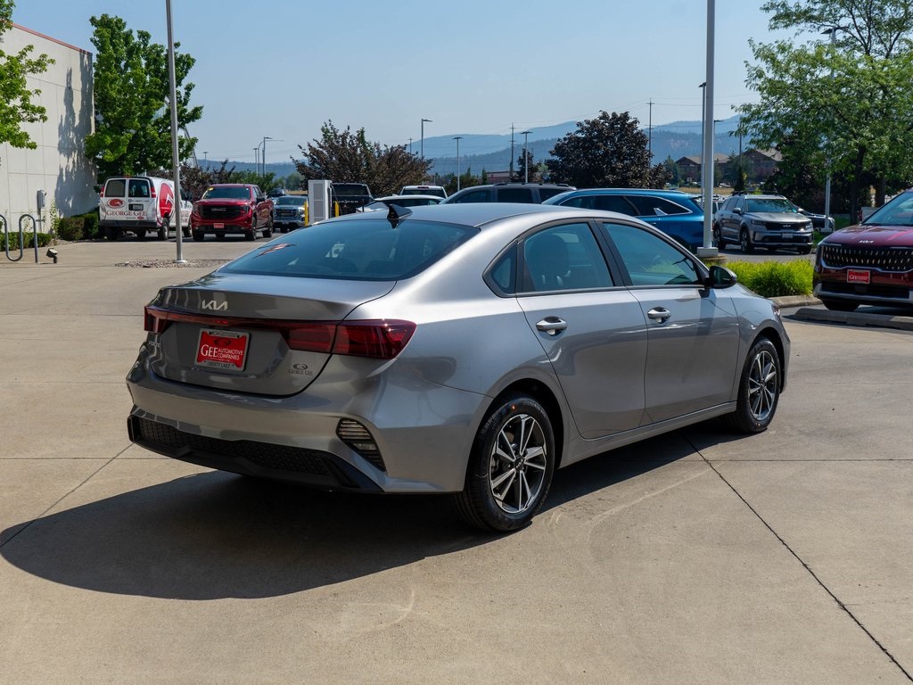 2024 Kia Forte LXS photo 7