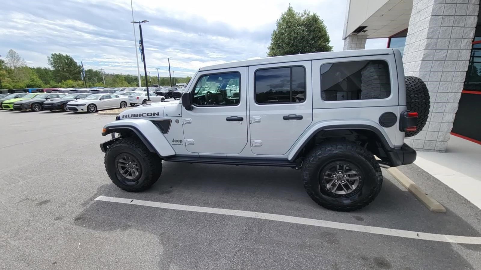 2024 Jeep Wrangler Rubicon 392 photo 6