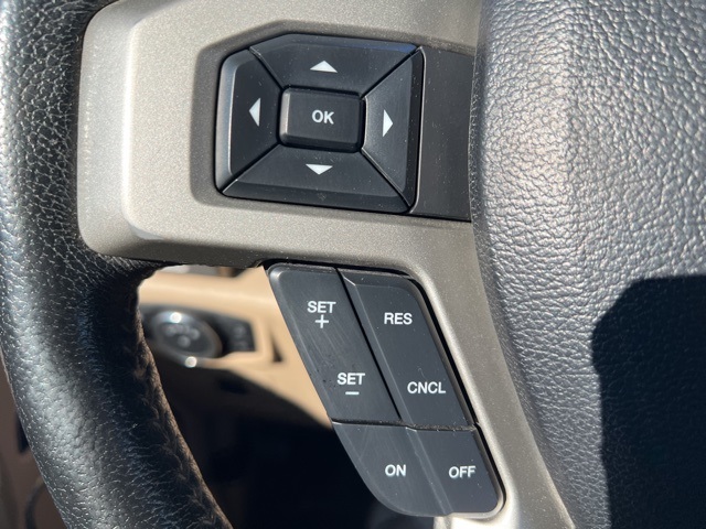2015 Ford F-150 Lariat photo 28