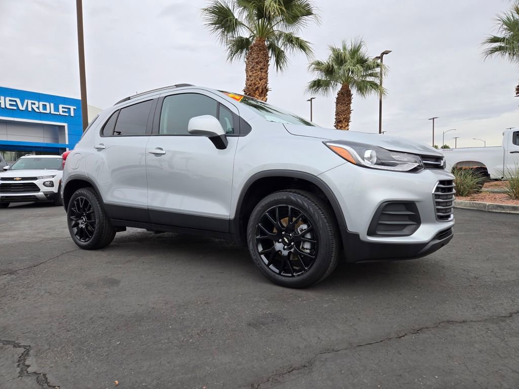 2022 Chevrolet Trax LT's photo