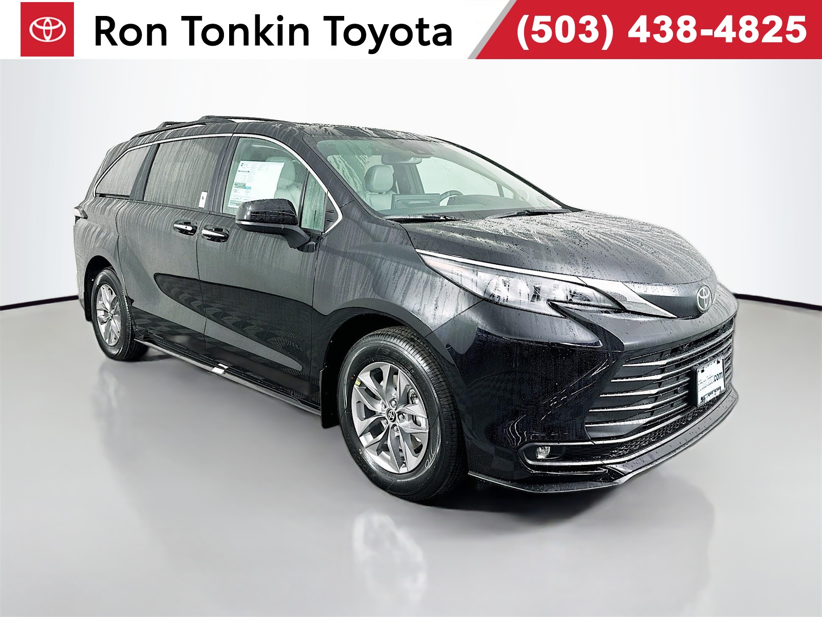 2026 Toyota Sienna XLE's photo