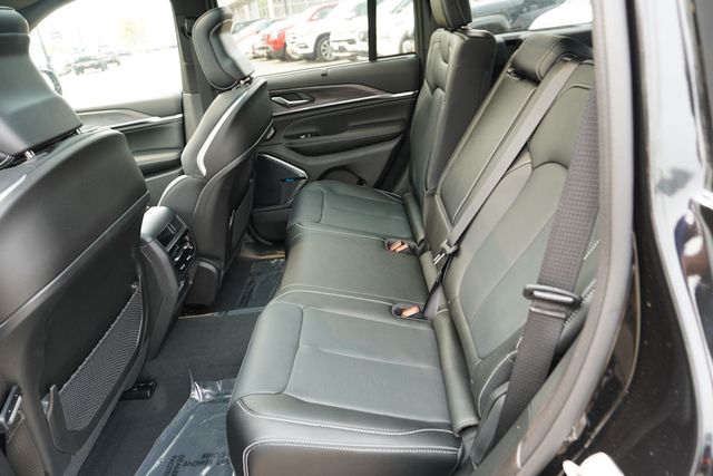 2024 Jeep Grand Cherokee Overland 4xe photo 16