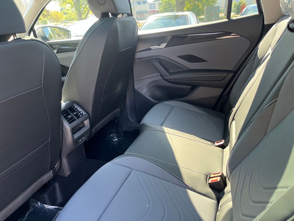 2025 Volkswagen Tiguan SE photo 15