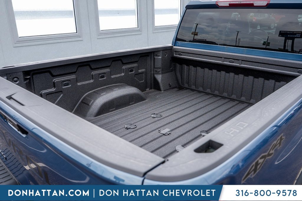 2025 Chevrolet Silverado 2500HD Custom photo 30