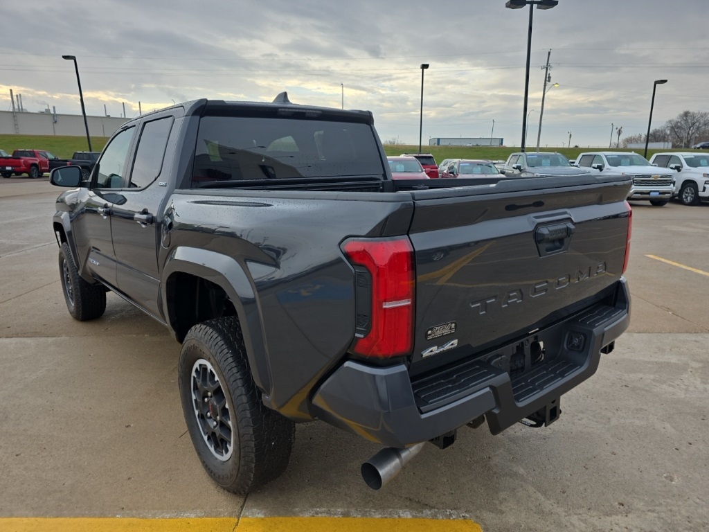 2025 Toyota Tacoma photo 4