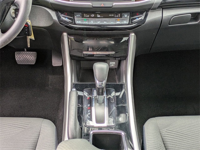2017 Honda Accord LX photo 19