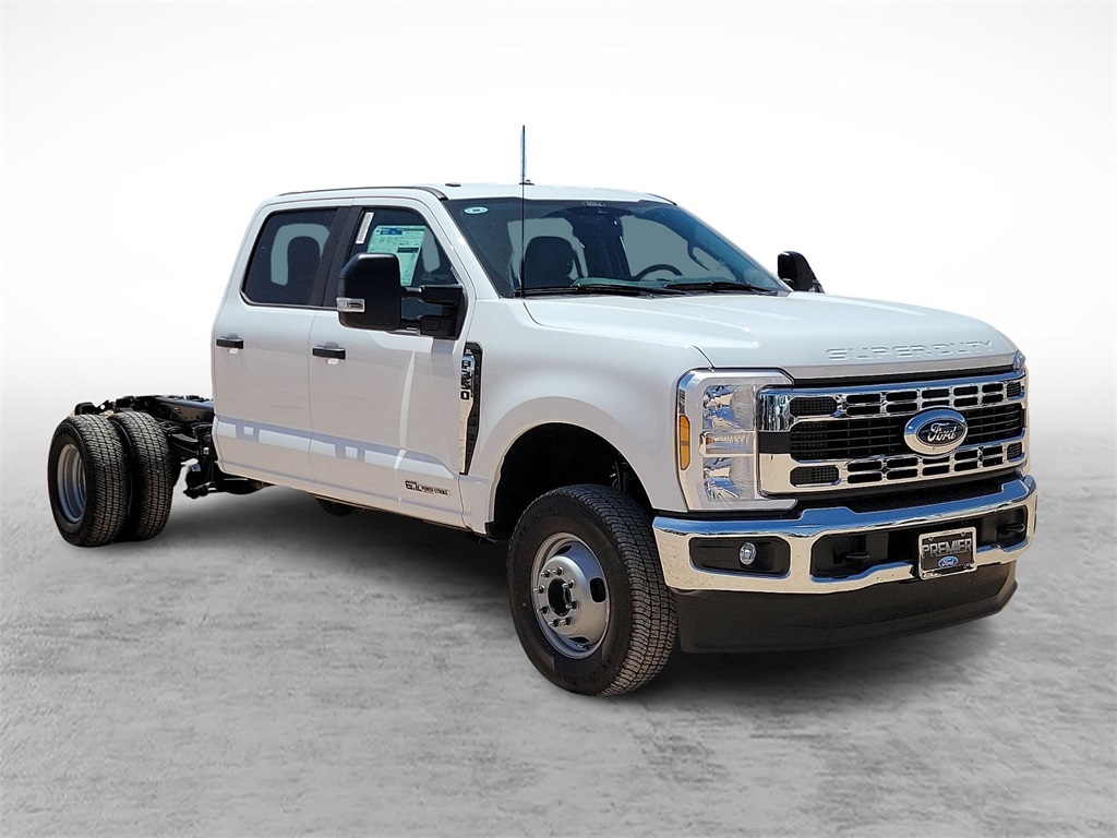 2024 Ford F-350 Super Duty Chassis Cab XL's photo