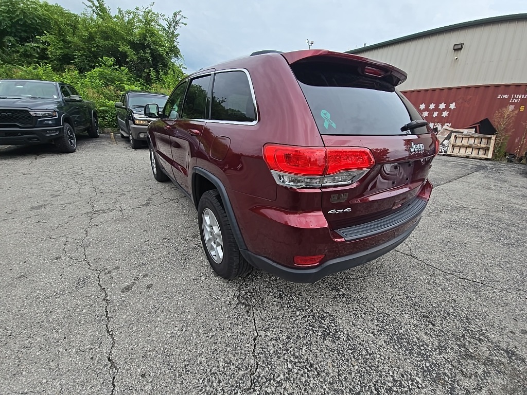 2017 Jeep Grand Cherokee Laredo photo 3