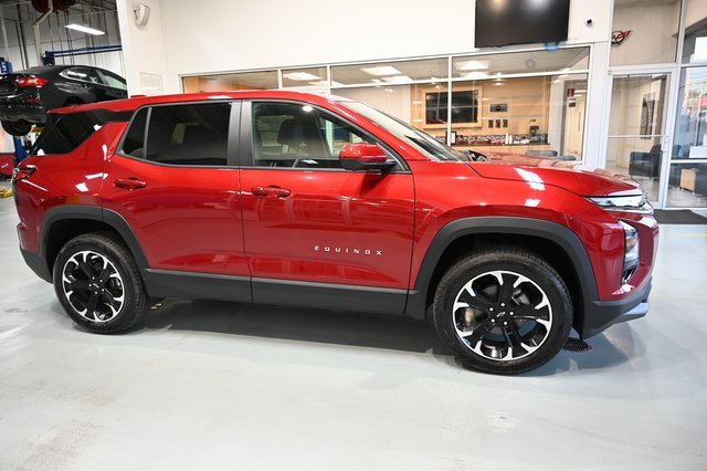 2026 Chevrolet Equinox LT photo 4