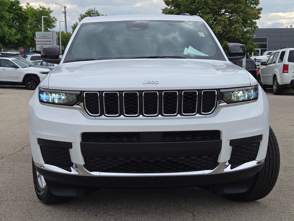 2024 Jeep Grand Cherokee Laredo photo 4
