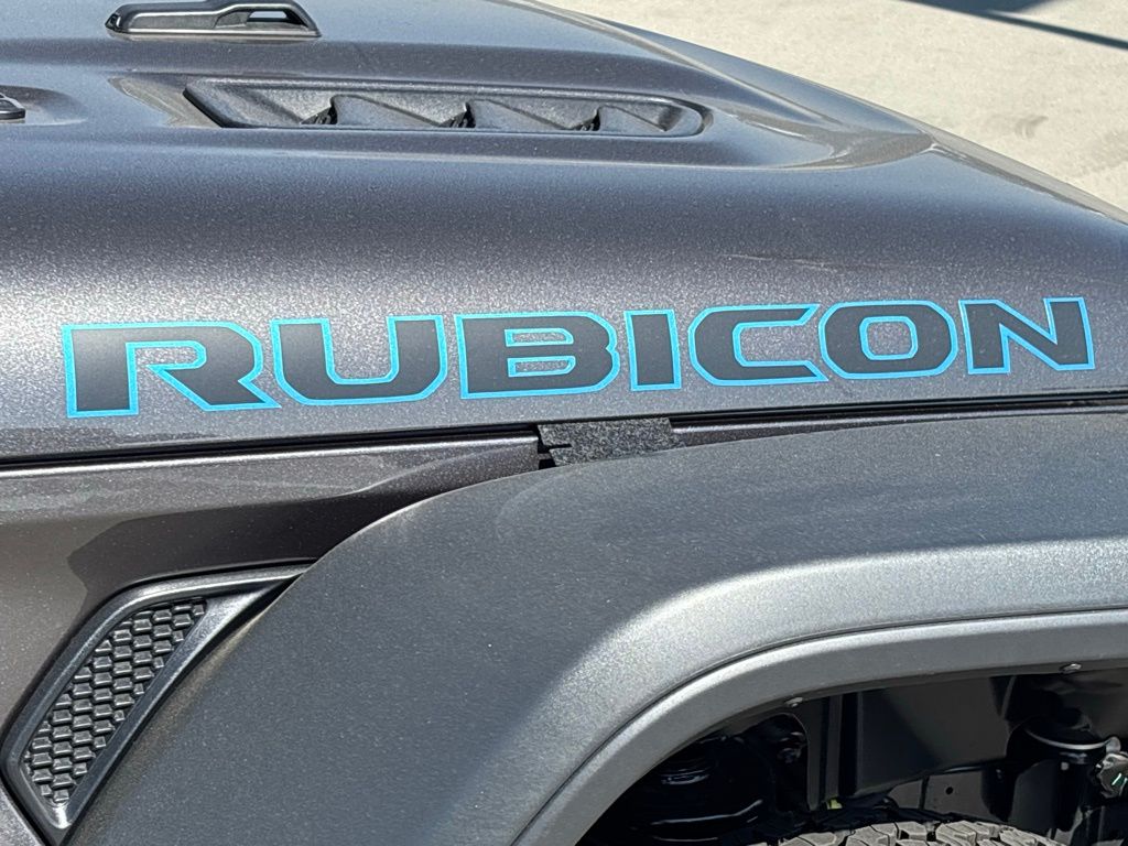 2025 Jeep Wrangler Rubicon 4xe photo 7