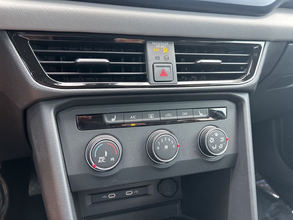 2022 Volkswagen Taos SE photo 24
