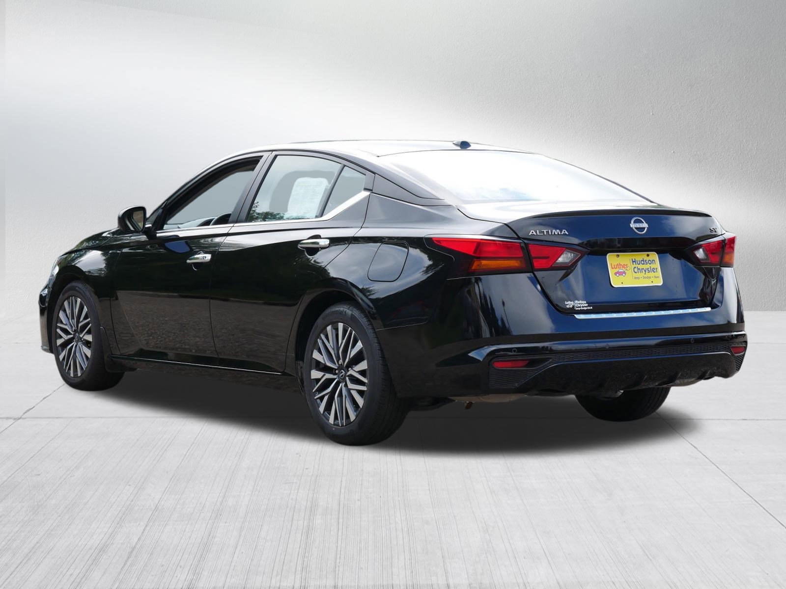 2023 Nissan Altima 2.5 SV photo 5