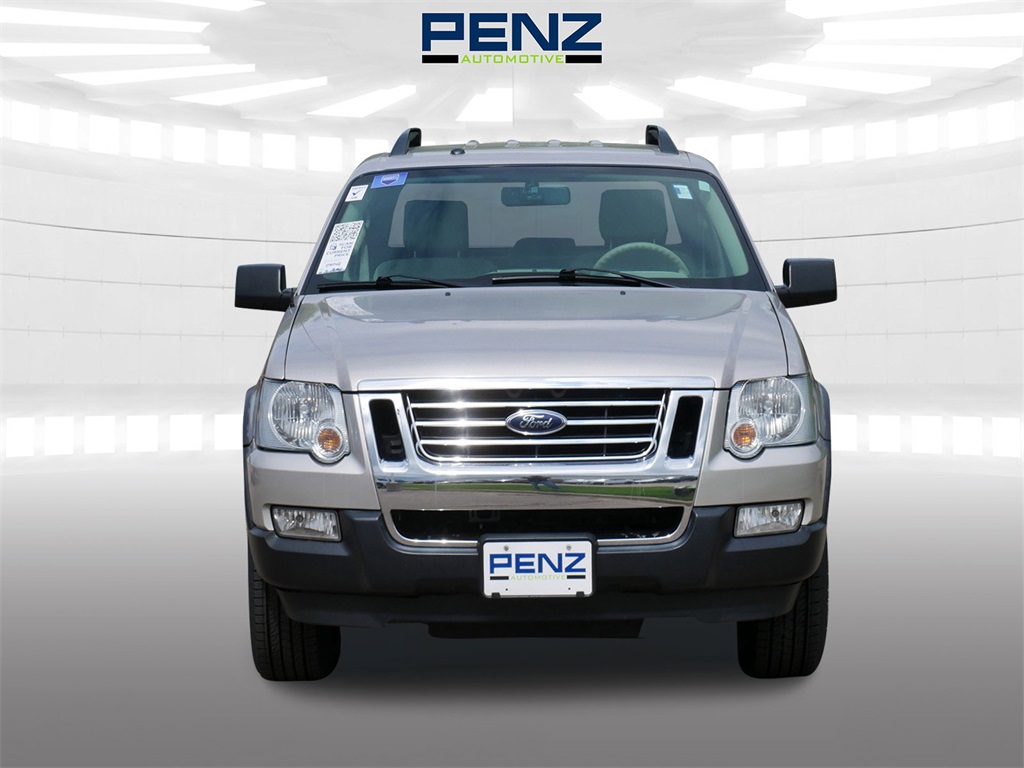2007 Ford Explorer Sport Trac XLT photo 2
