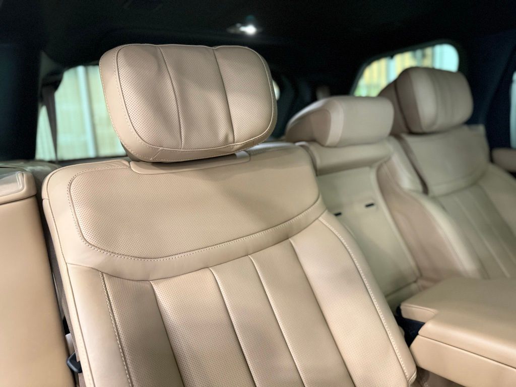 2025 Land Rover Range Rover Autobiography photo 47