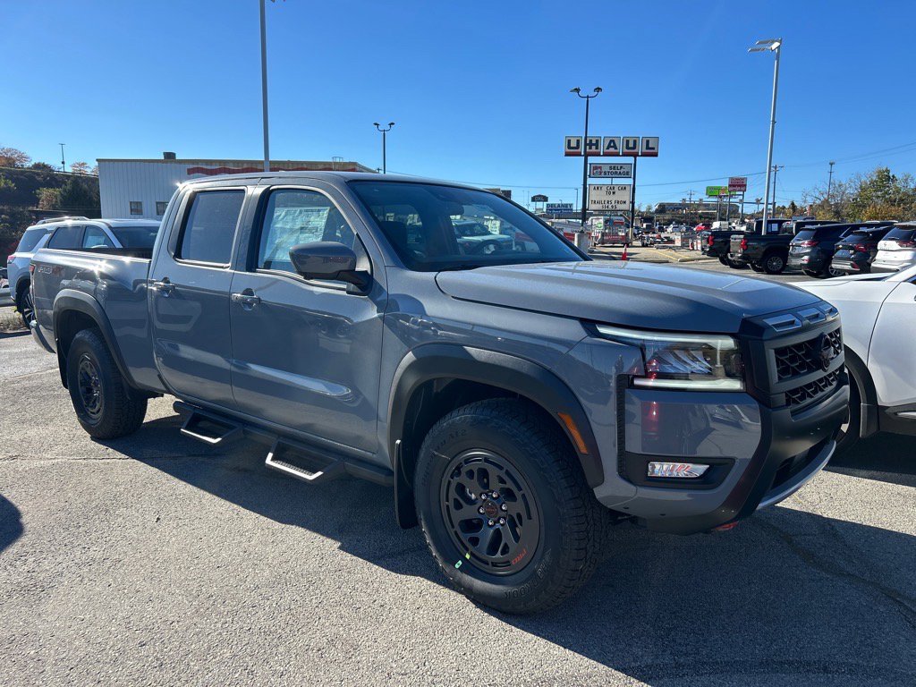2026 Nissan Frontier PRO-4X's photo