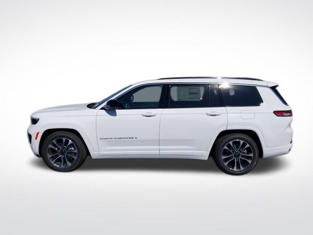 2025 Jeep Grand Cherokee Overland photo 16