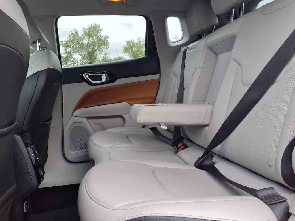 2022 Jeep Compass Limited photo 11