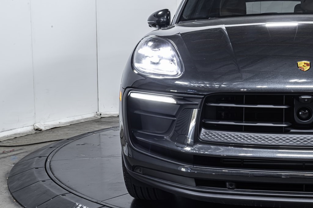 2025 Porsche Macan T photo 11