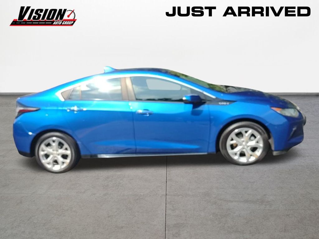 2016 Chevrolet Volt Premier photo 4