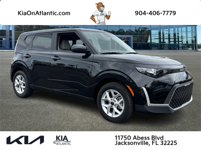 2025 Kia Soul LX's photo