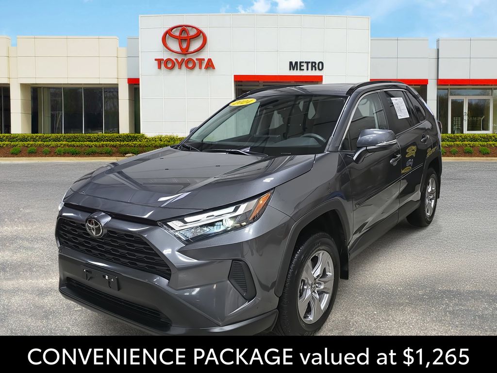 2024 Toyota RAV4 XLE's photo