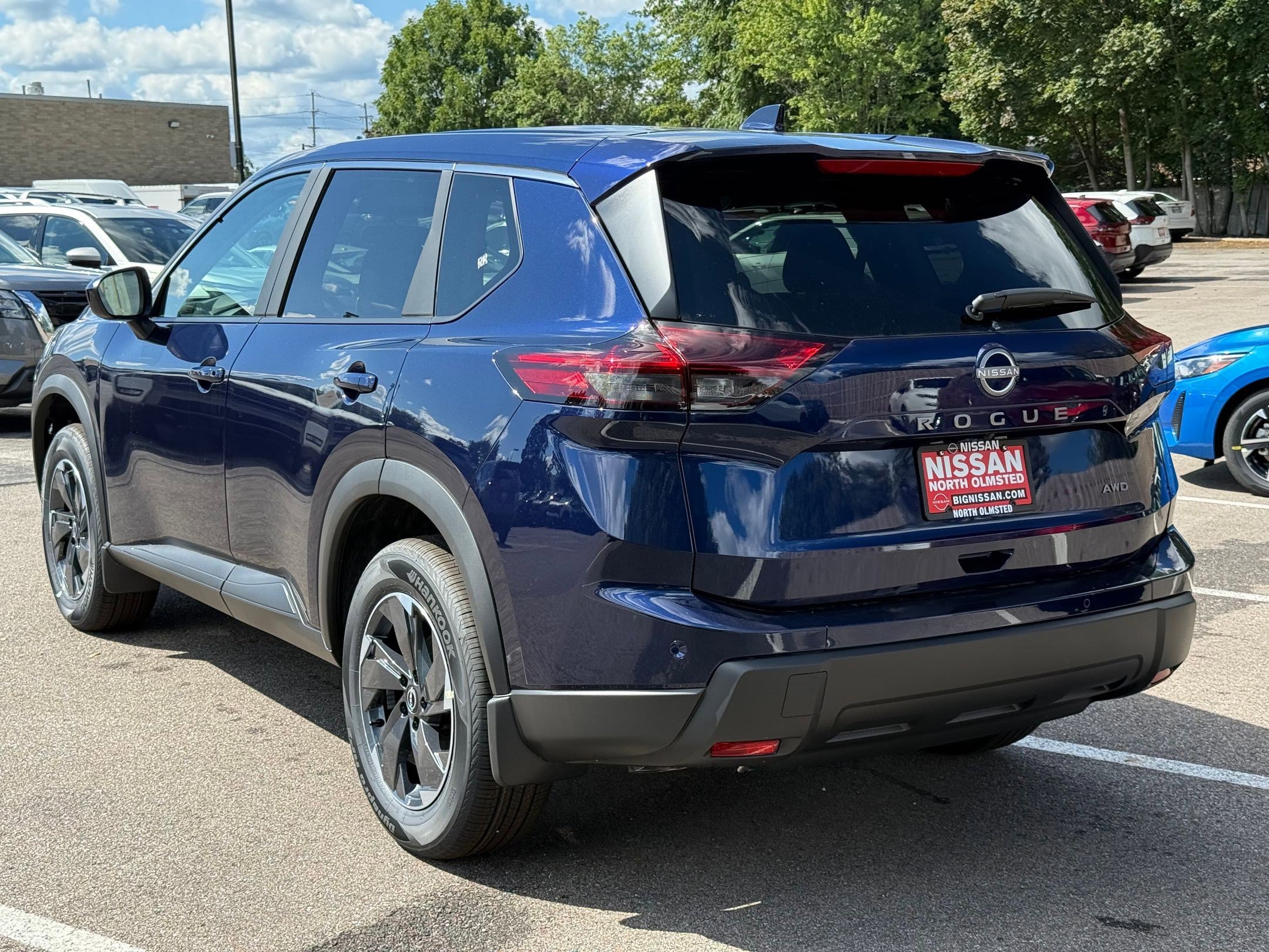 2026 Nissan Rogue SV photo 2