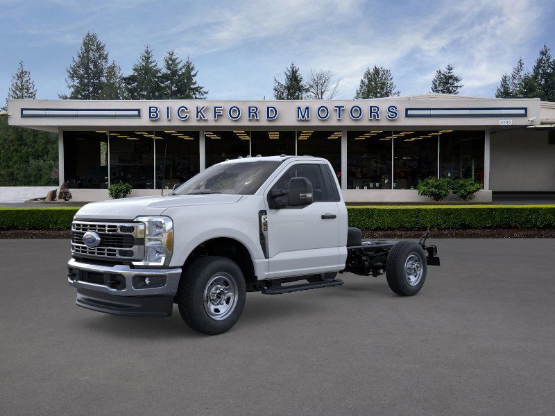 2025 Ford F-350 Super Duty Chassis Cab XLT's photo