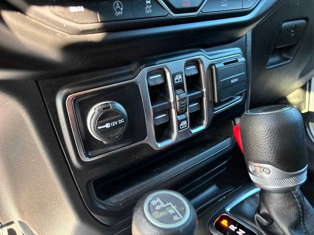 2021 Jeep Gladiator Willys photo 29
