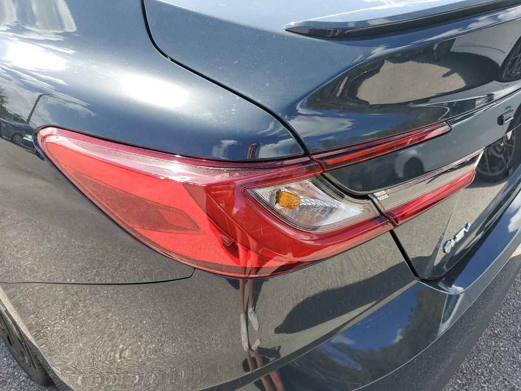 2025 Toyota Camry SE photo 12