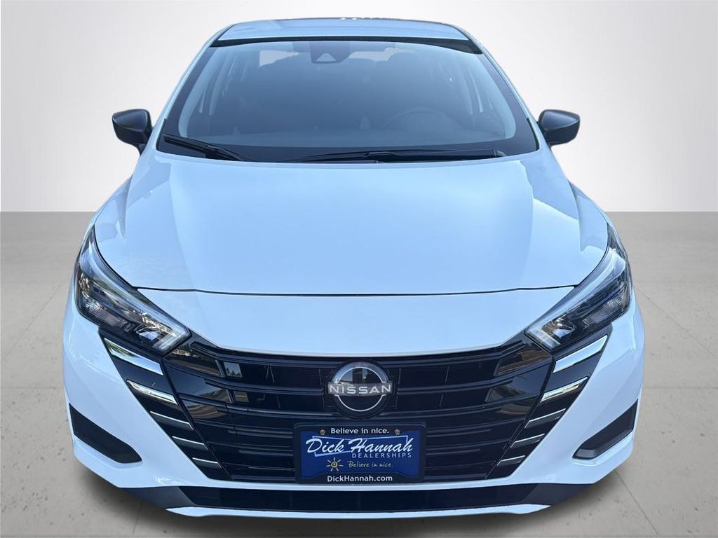 2025 Nissan Versa 1.6 S photo 3