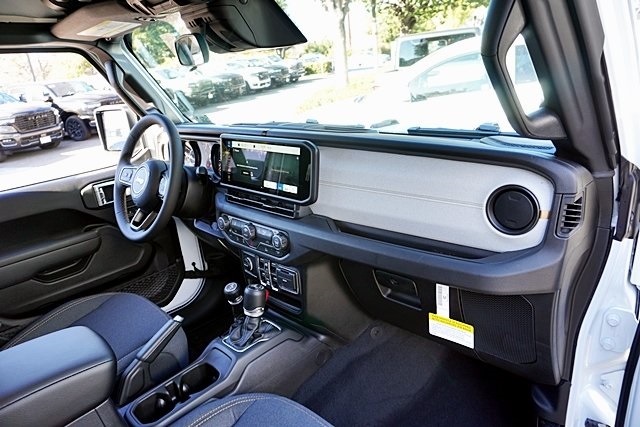 New 2026 Bright White Clear-Coat Exterior Paint Jeep Sport S image 13