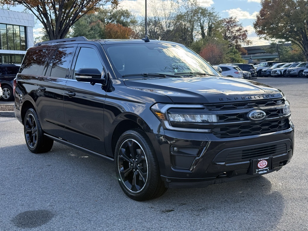 2023 Ford Expedition MAX Limited photo 4