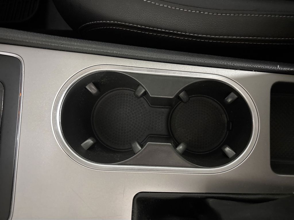 2020 Volkswagen Passat 2.0T SEL photo 13