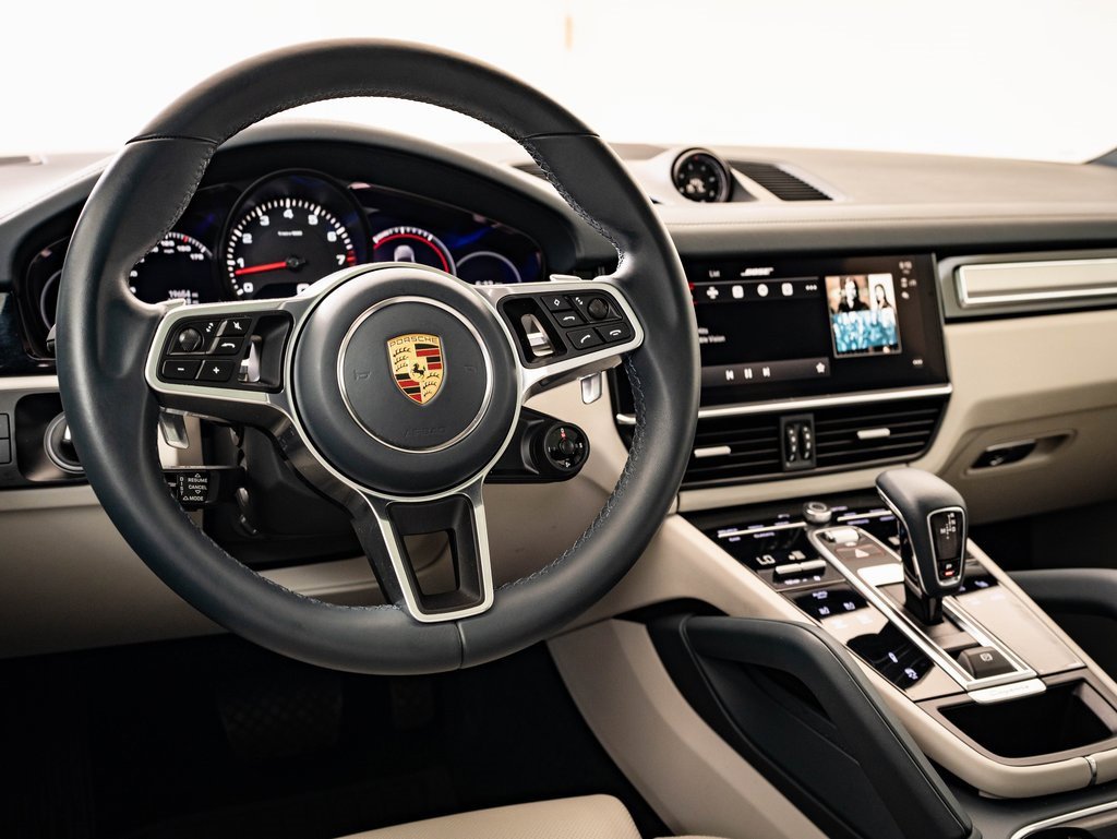 2023 Porsche Cayenne Coupe Platinum Edition photo 4