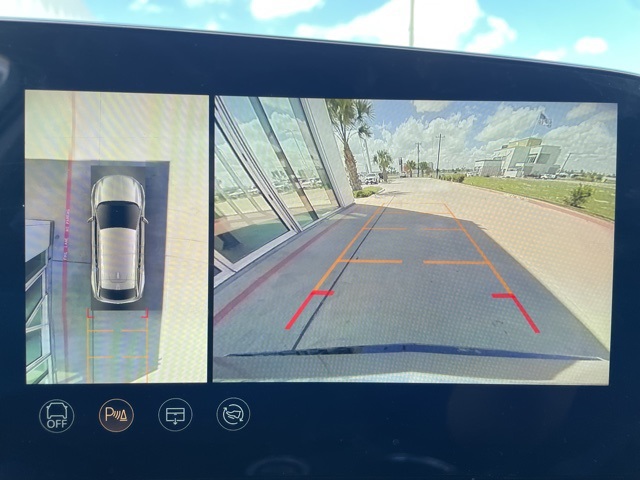 2025 Cadillac Optiq Luxury photo 10