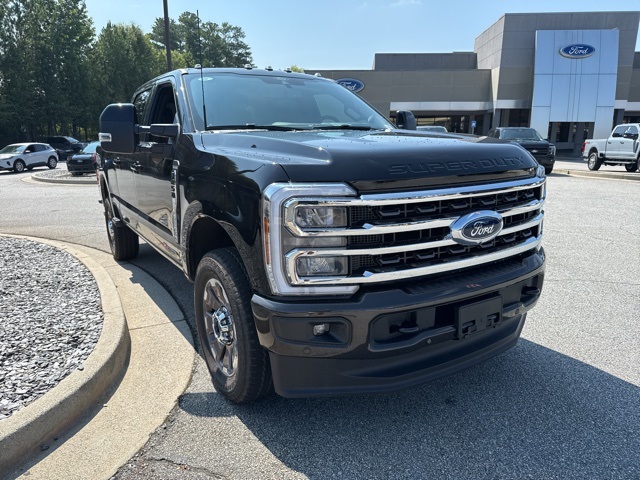 2025 Ford F-250 photo 3