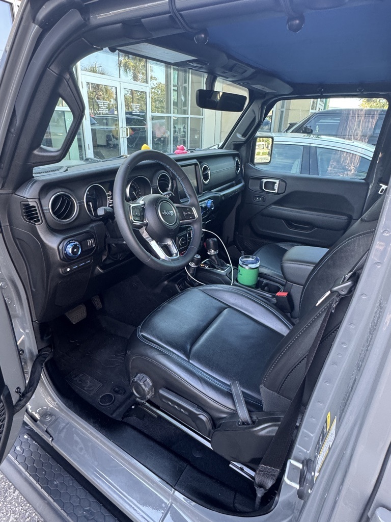 2023 Jeep Wrangler 4xe Rubicon photo 2