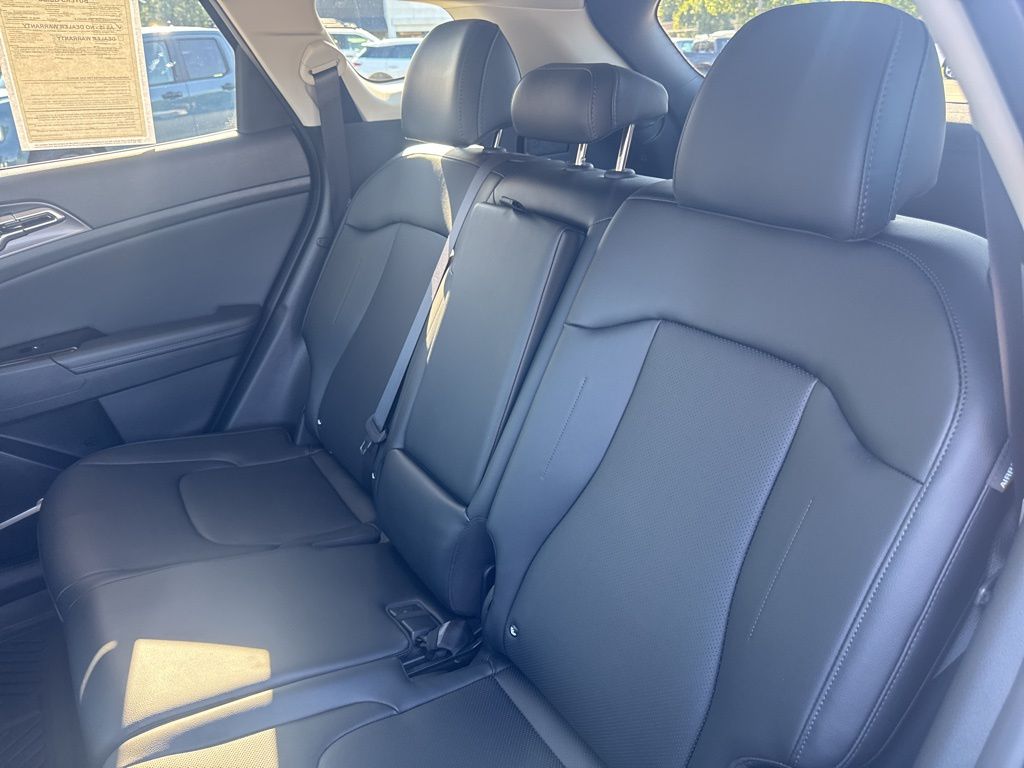 2025 Kia Sportage EX photo 14