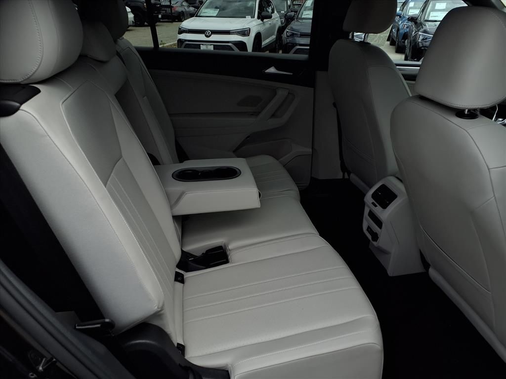 2022 Volkswagen Tiguan SE R-Line Black photo 20