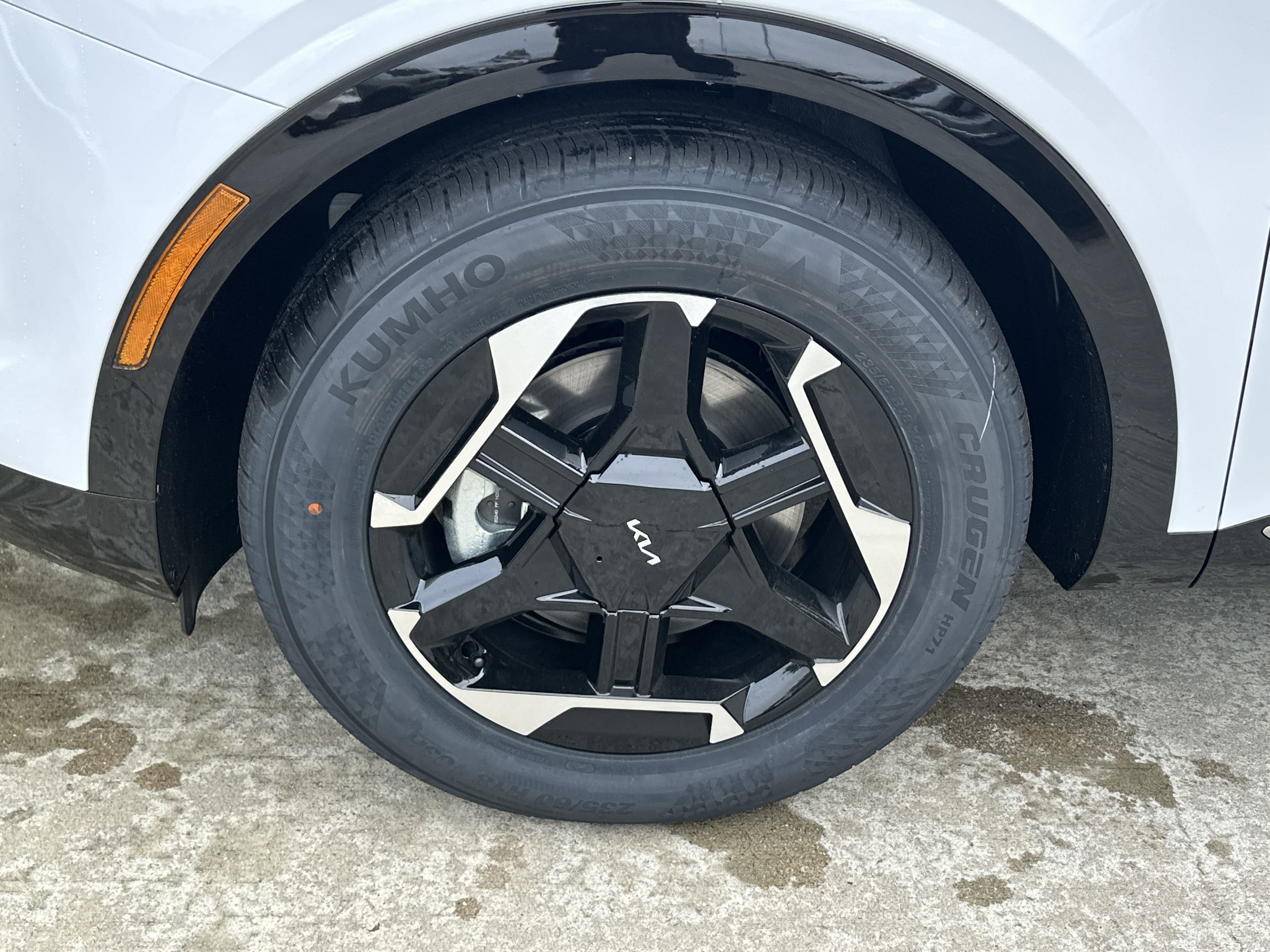 2026 Kia Sportage SX photo 2
